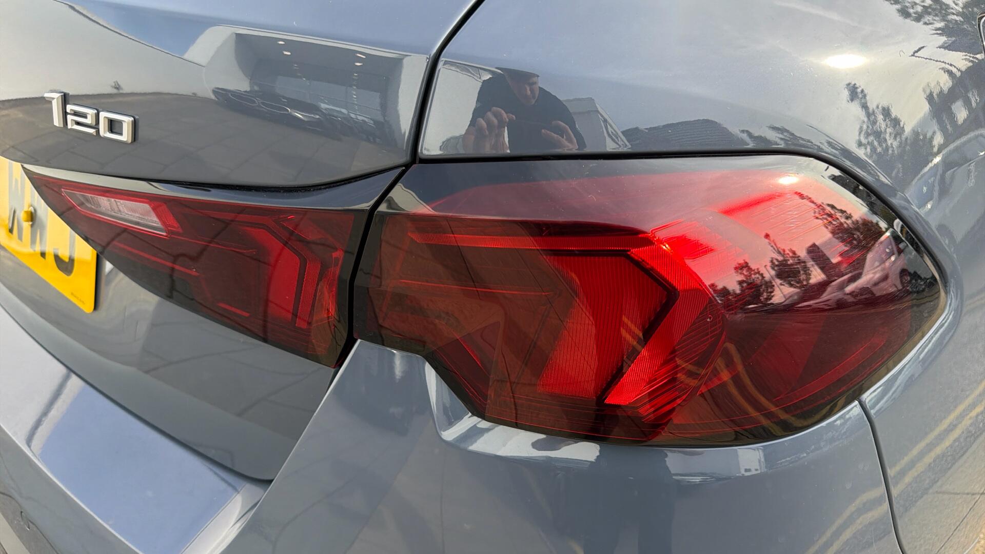 BMW 1 Series view 70