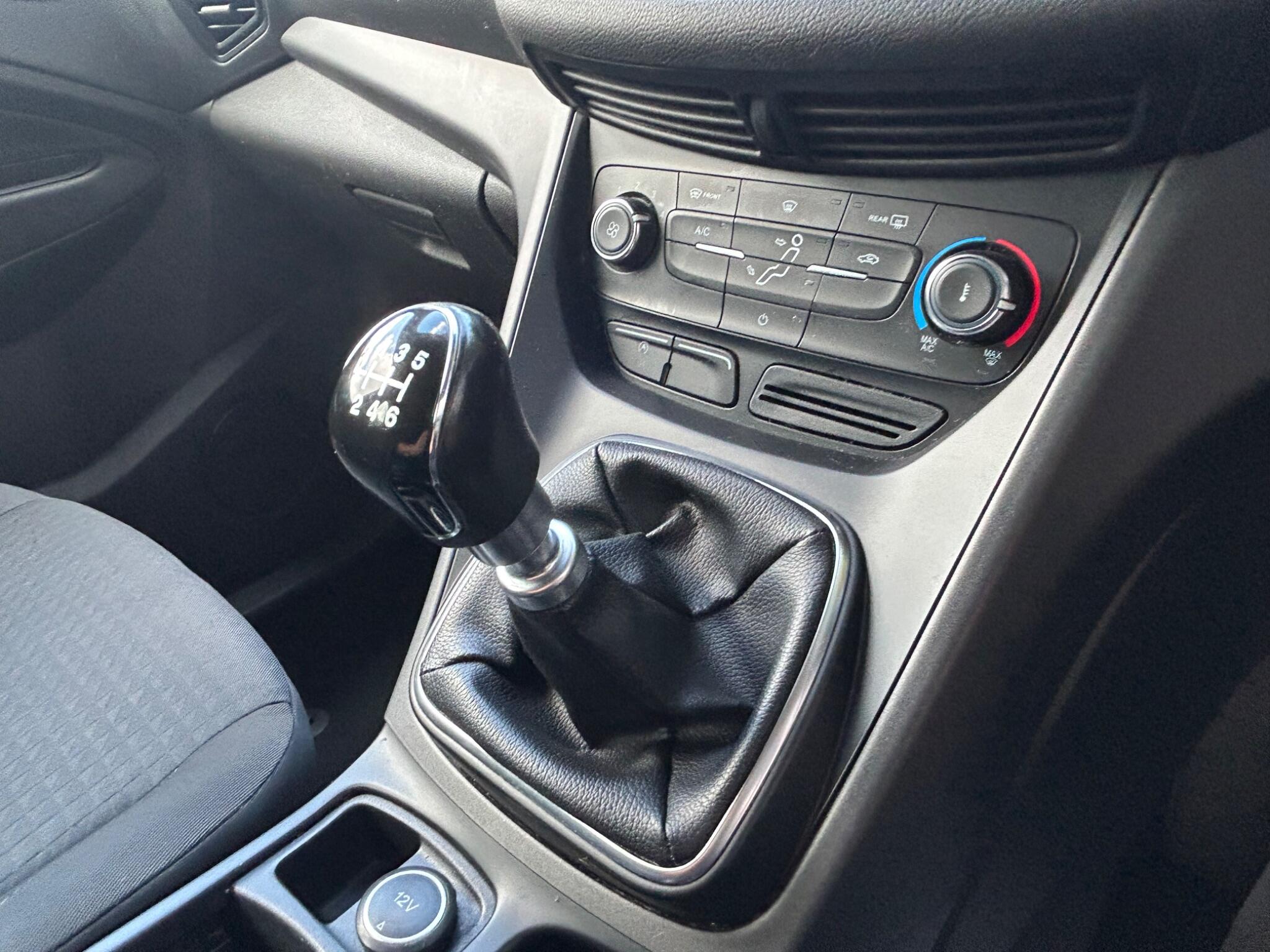 Ford Grand C-Max view 21