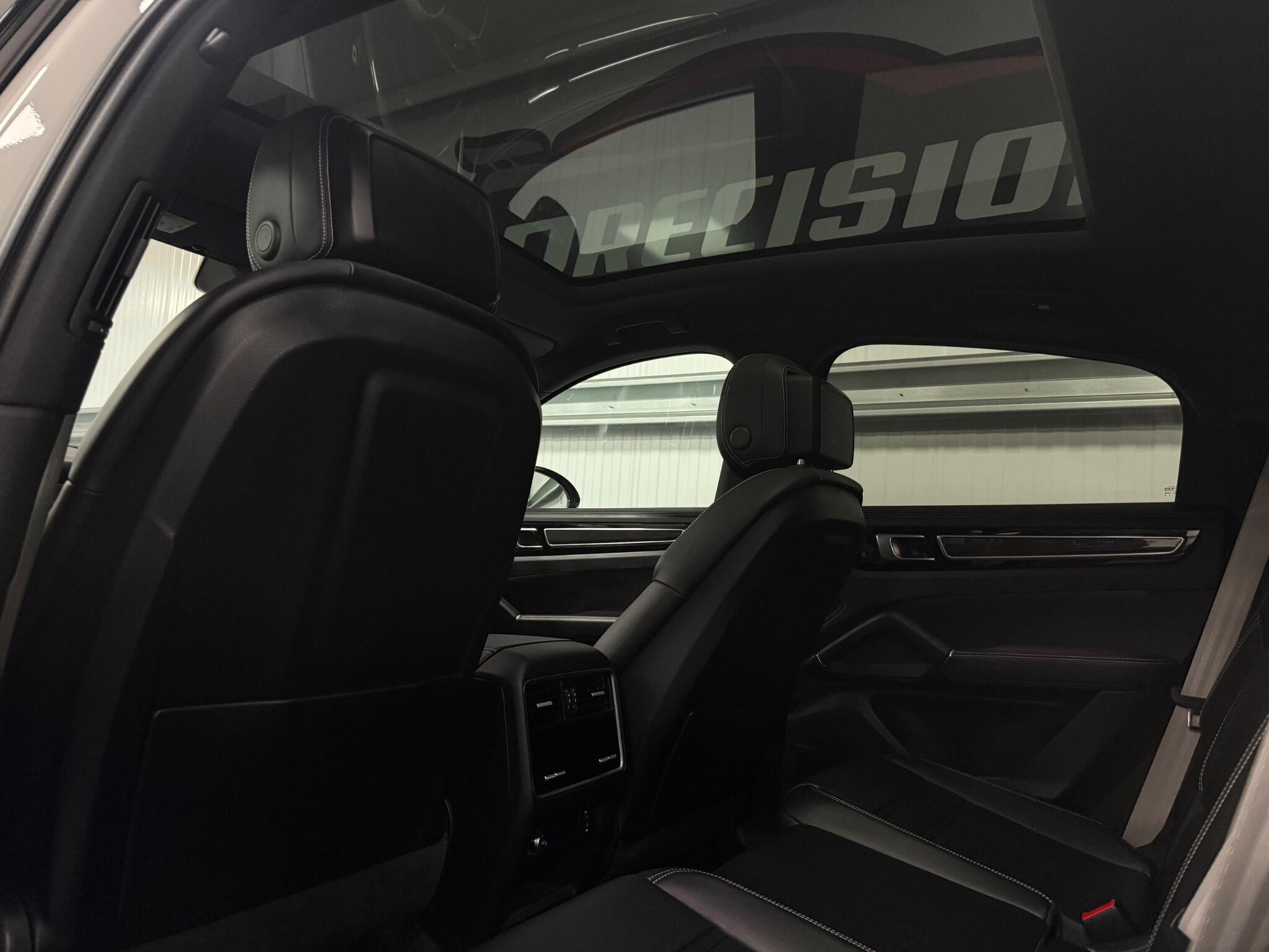 Porsche Cayenne view 21