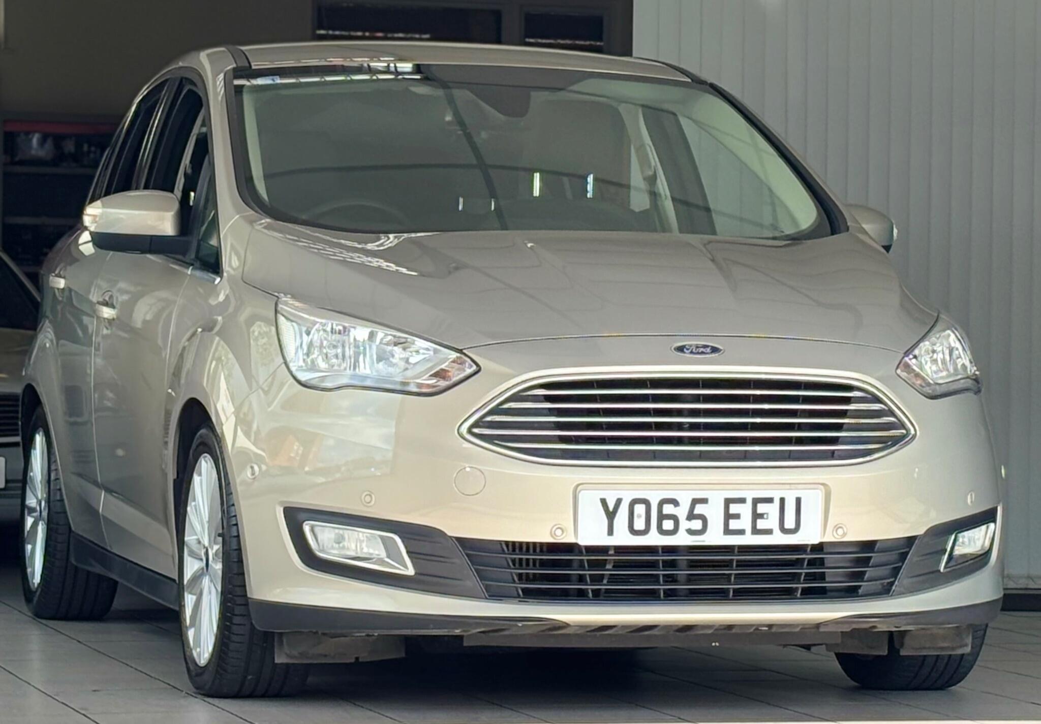 Ford C-Max view 5