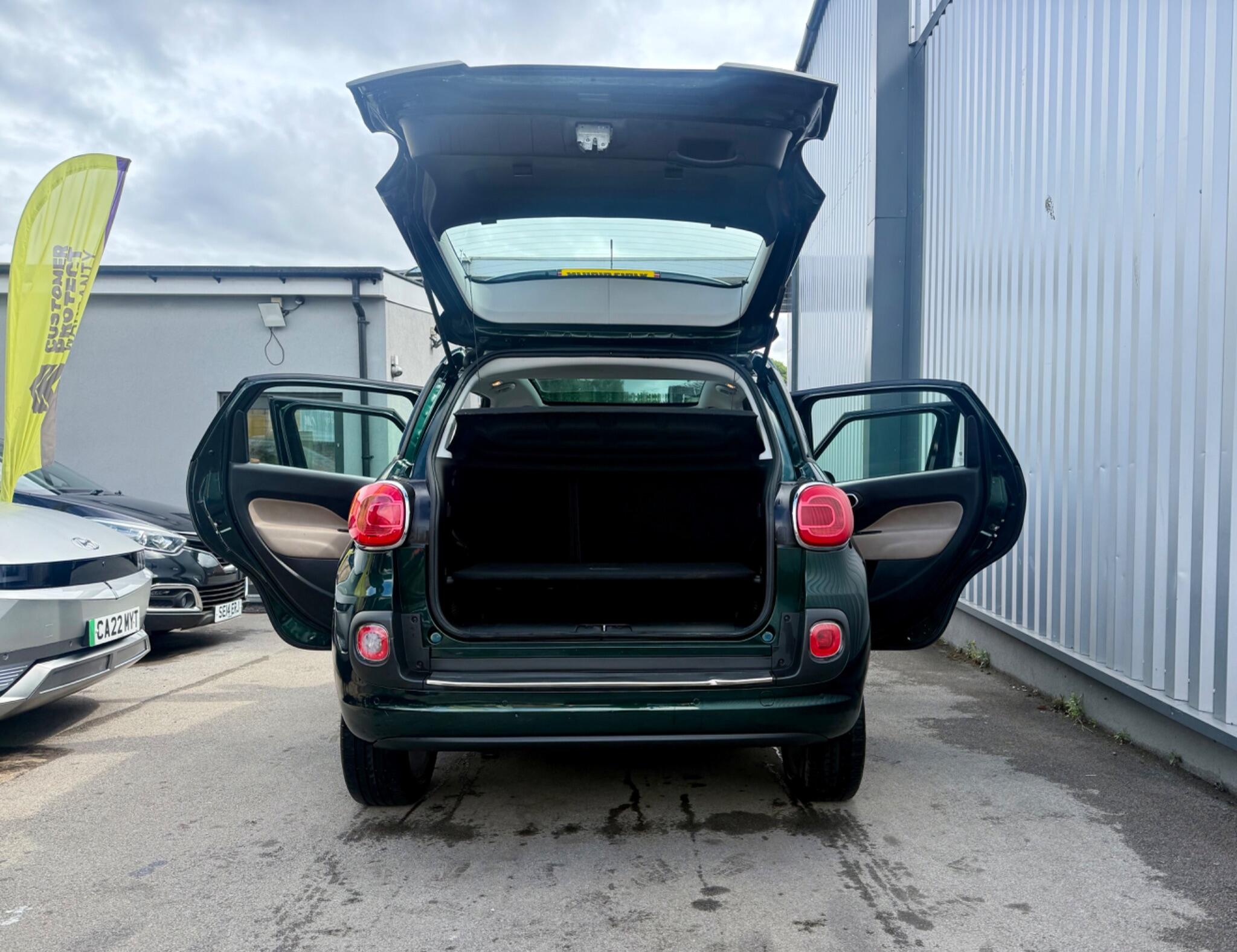 Fiat 500L view 24