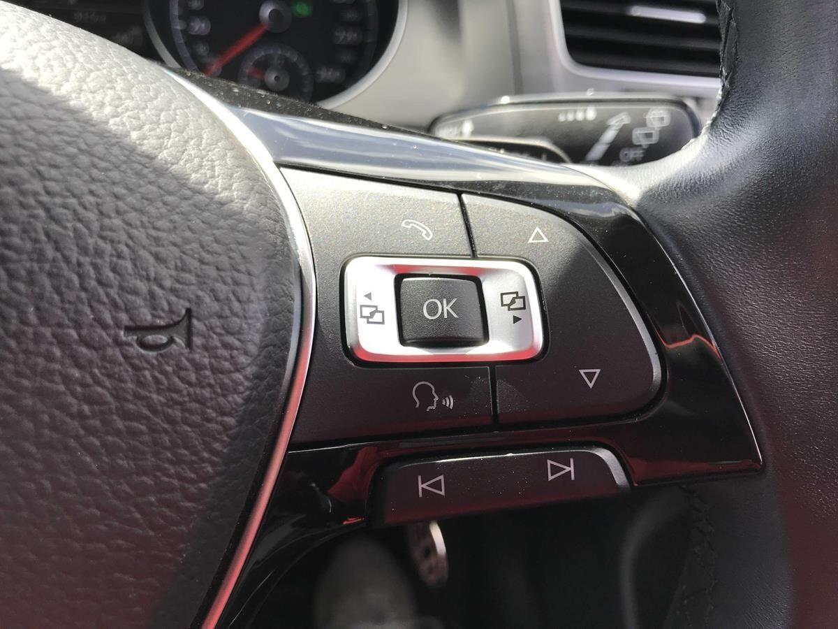 Volkswagen Golf view 16