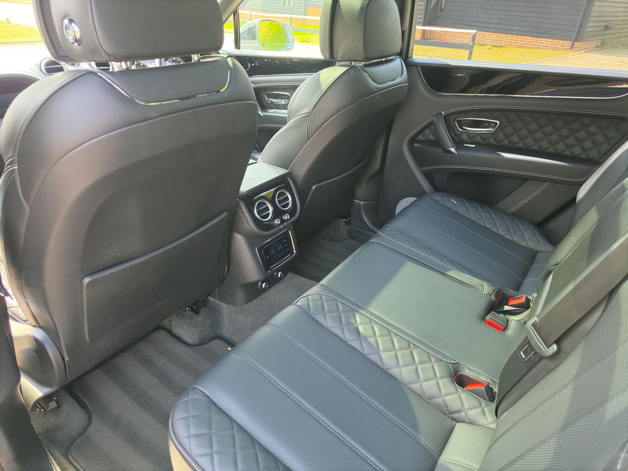 Bentley Bentayga view 15