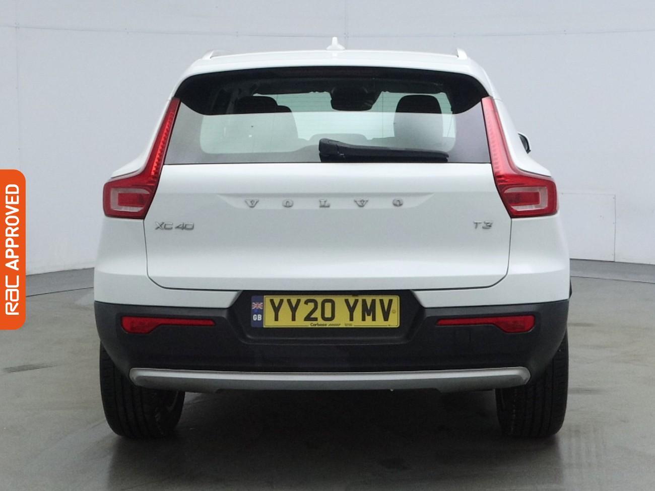 Volvo XC40 view 8