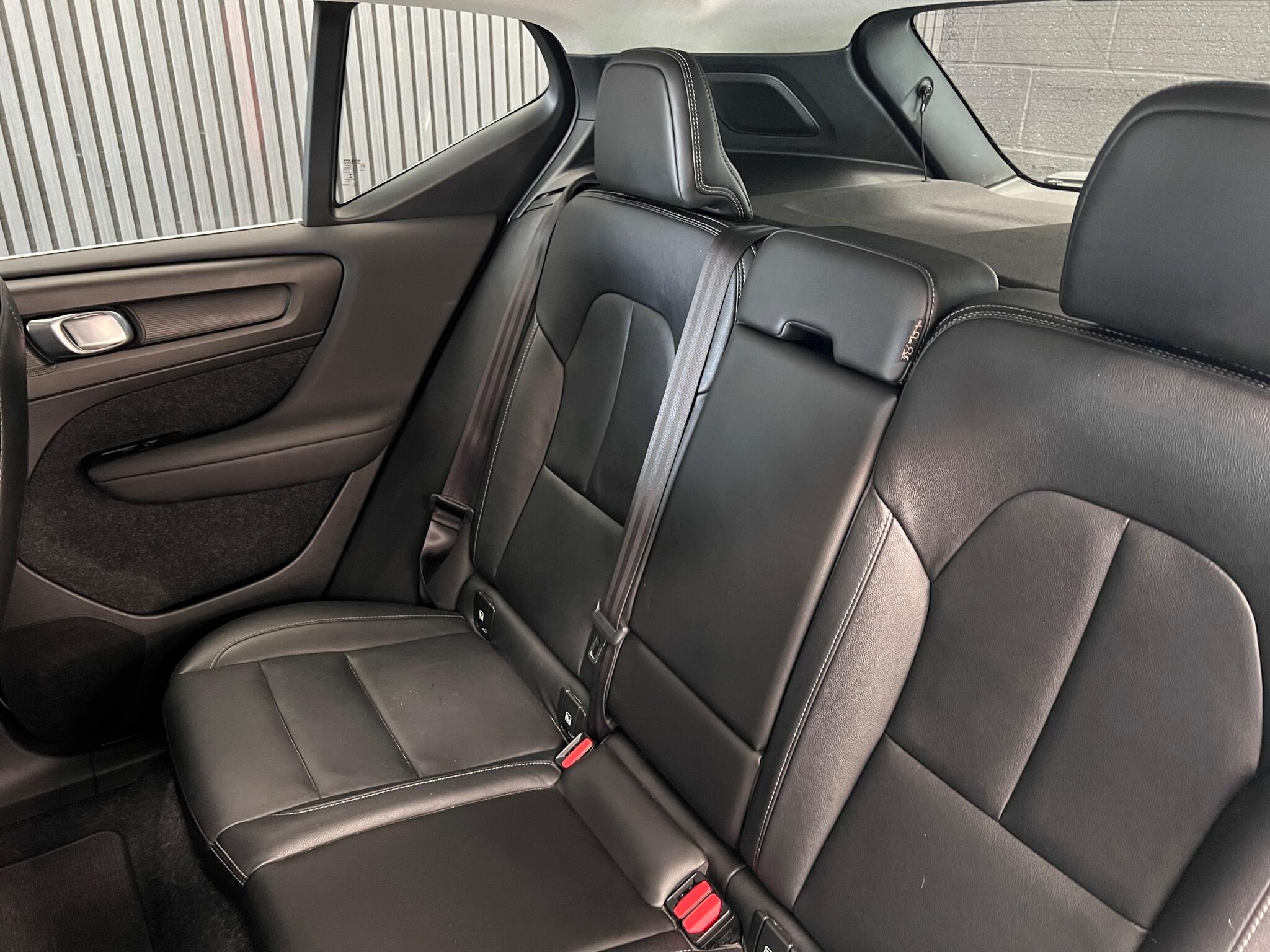 Volvo XC40 view 22