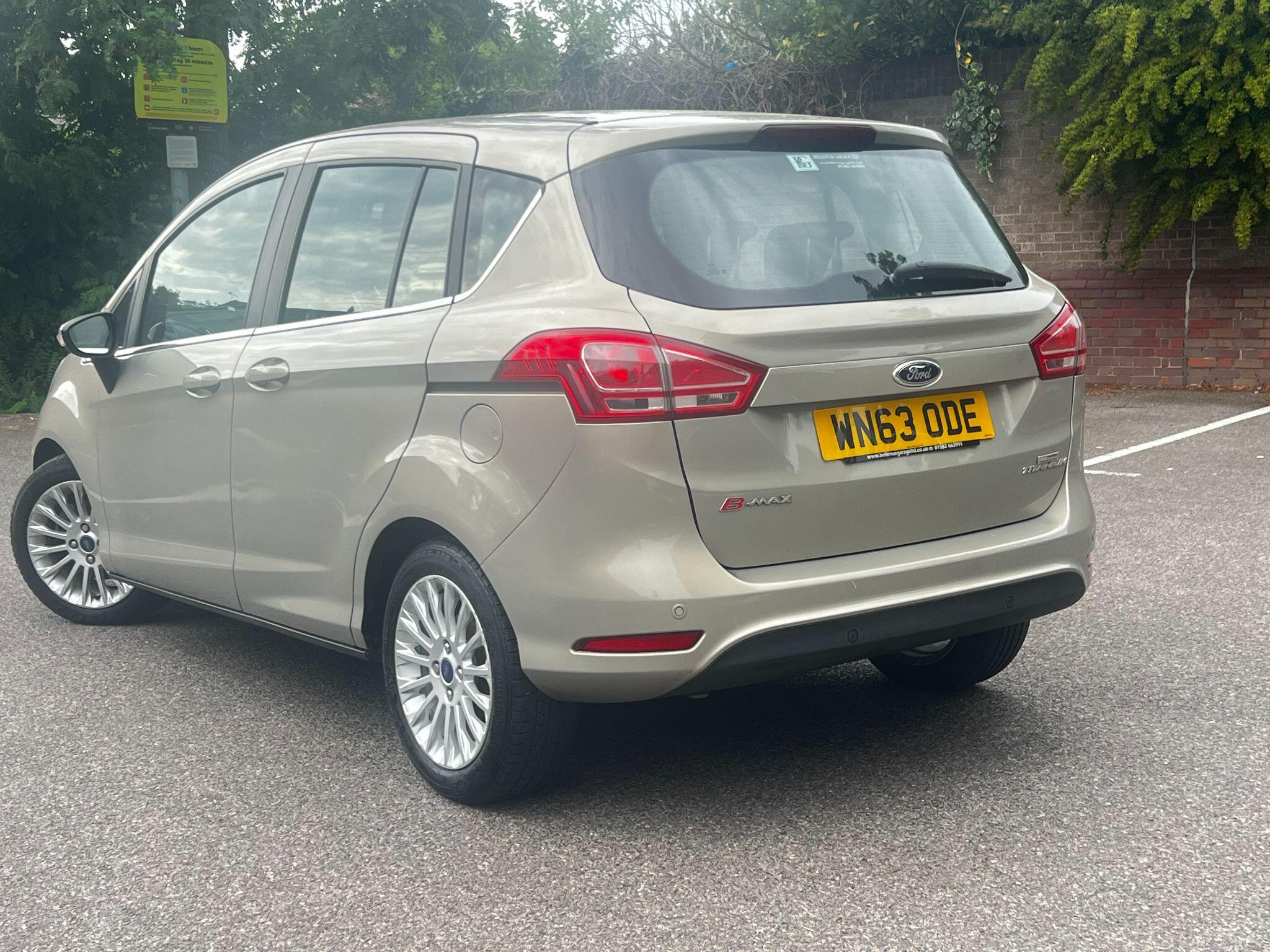 Ford B-Max view 5