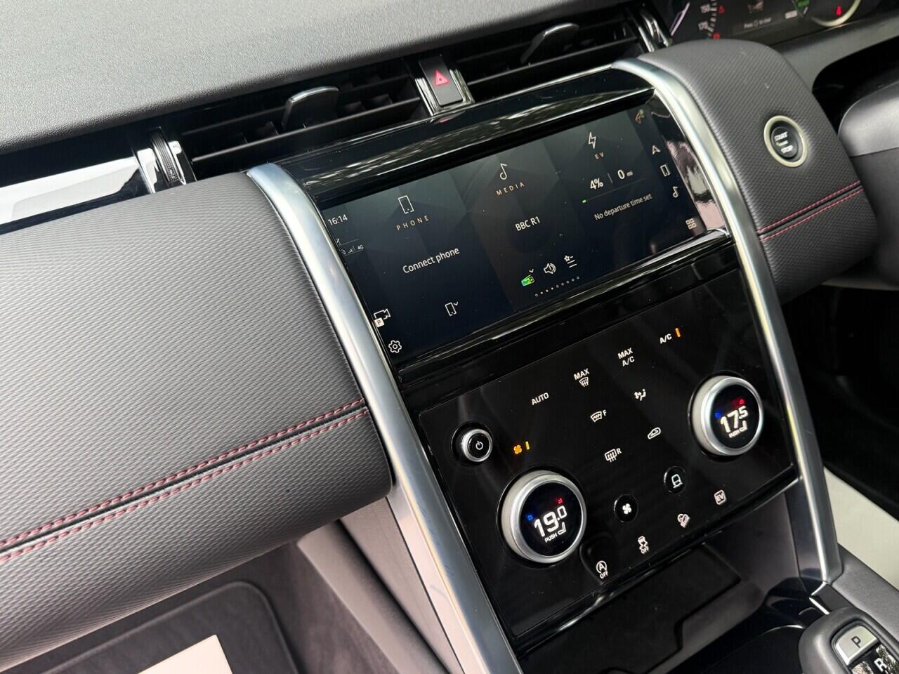 Land Rover Discovery Sport view 15