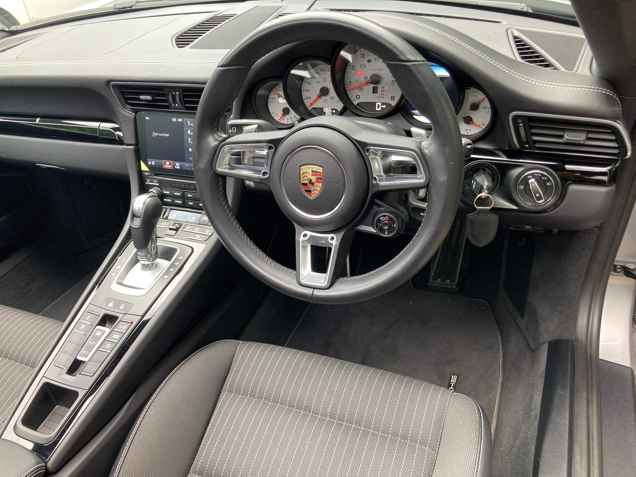Porsche 911 view 35