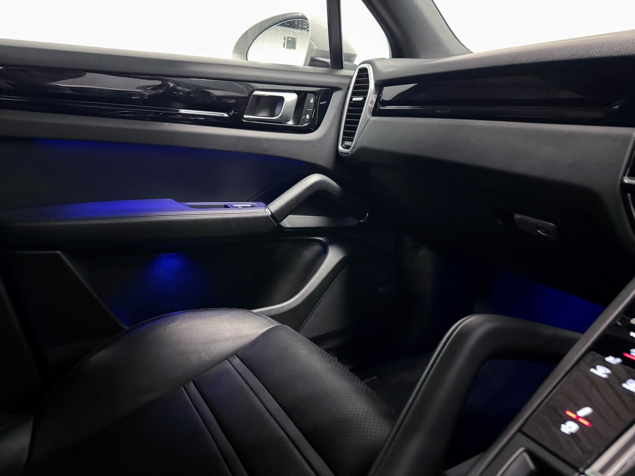 Porsche Cayenne view 47