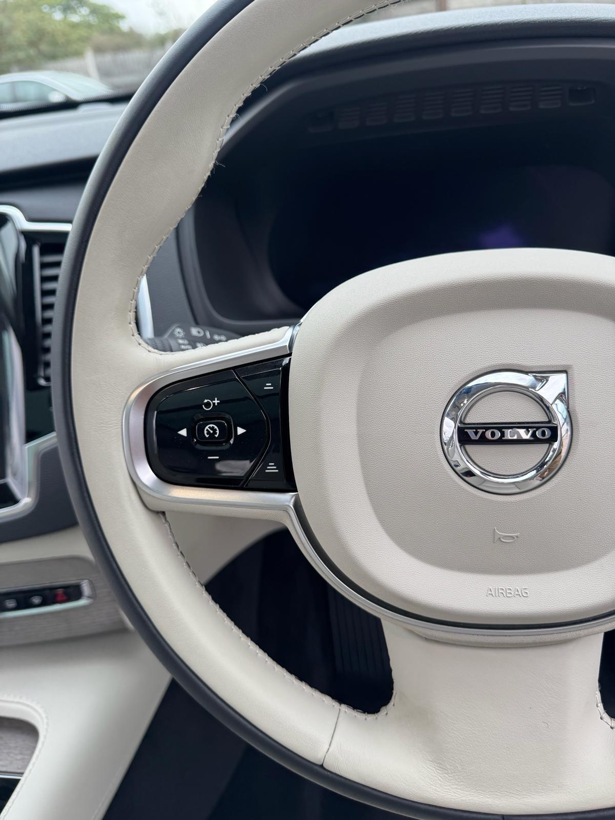Volvo XC90 view 35