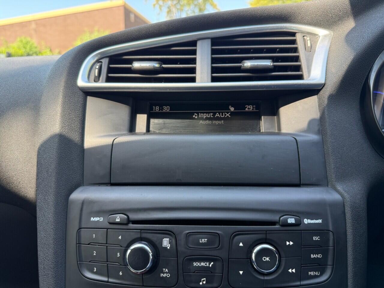 Citroen C4 view 18