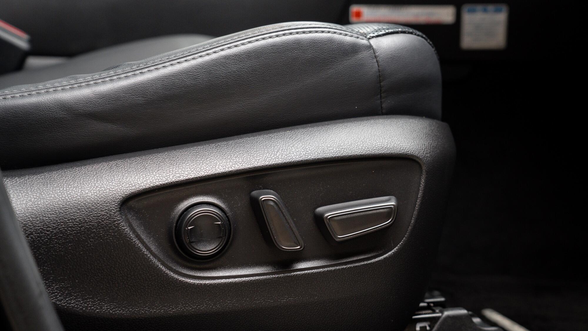 Toyota Land Cruiser view 22