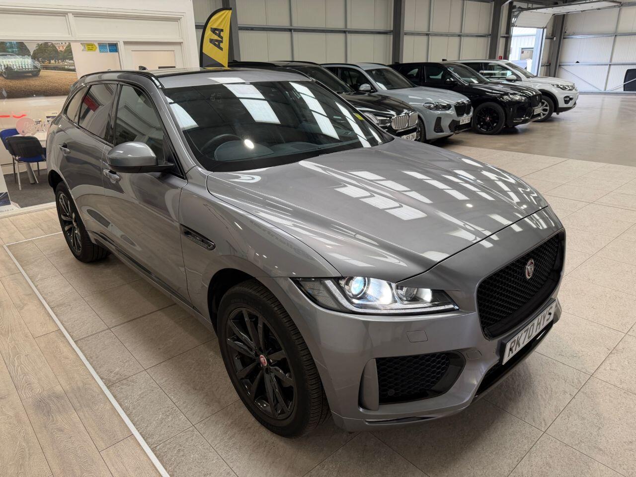 Jaguar F-Pace view 6