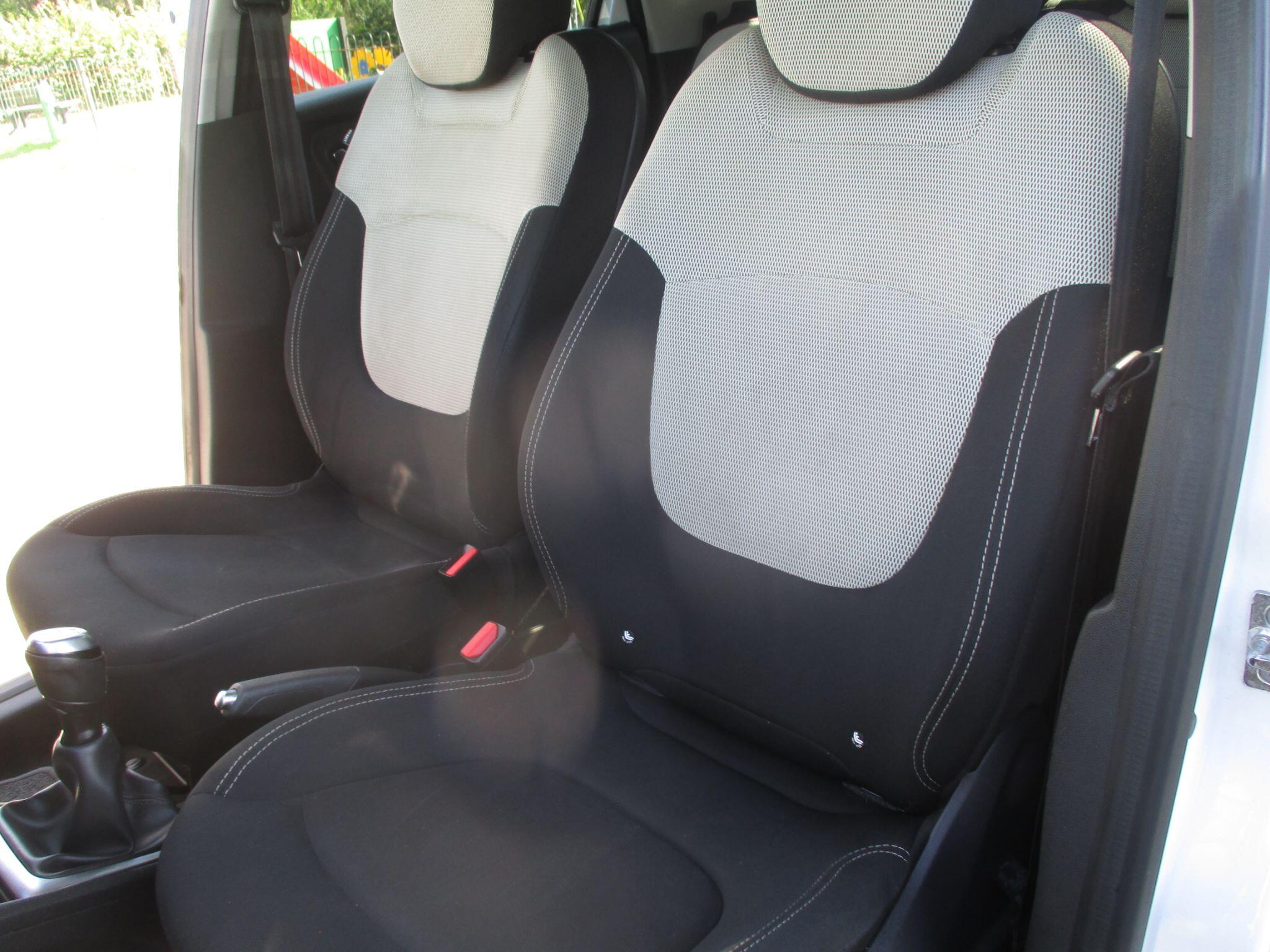 Renault Captur view 33