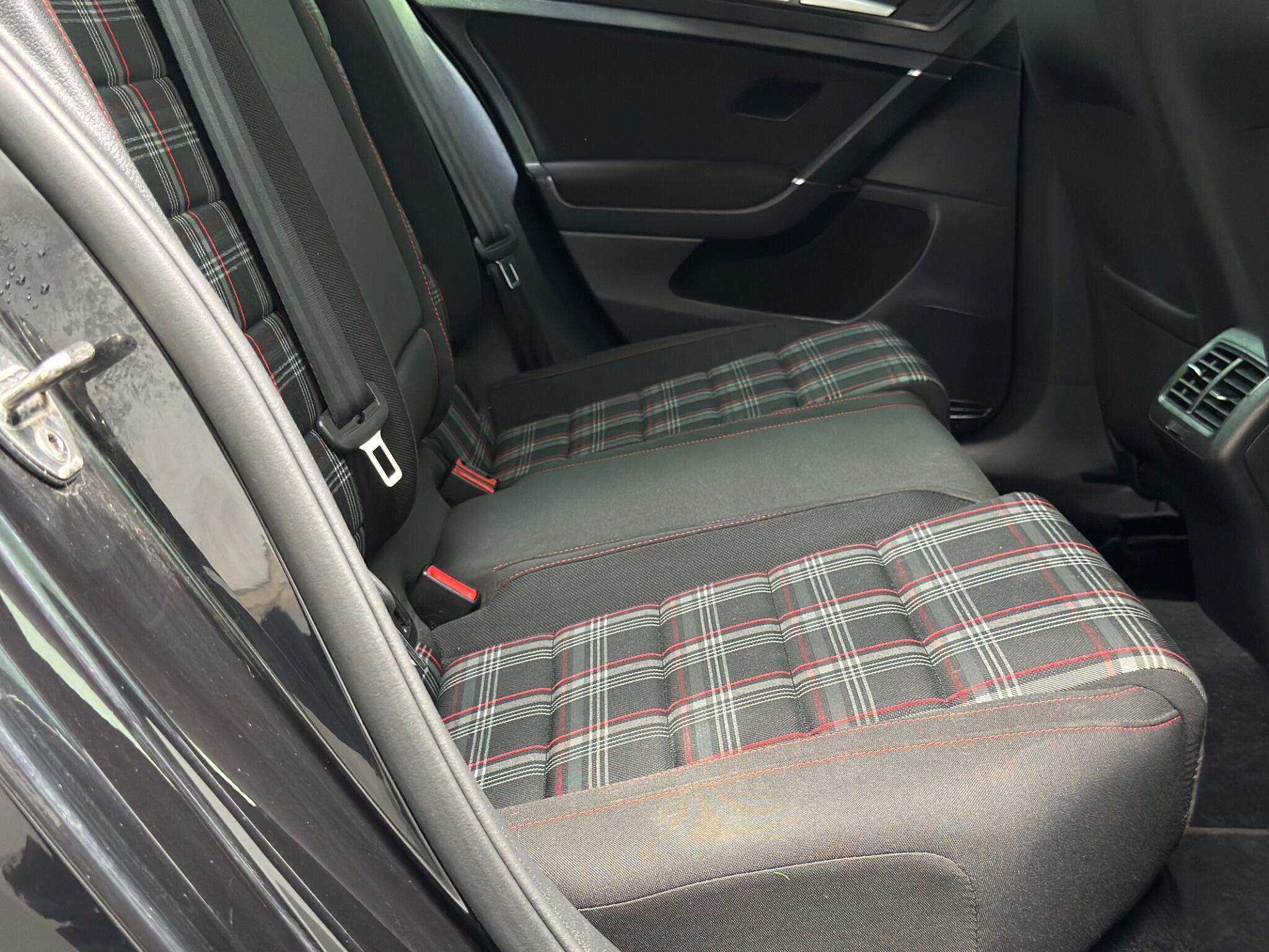 Volkswagen Golf view 42