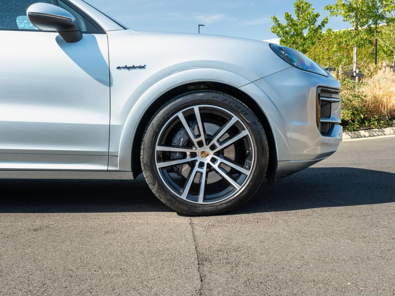 Porsche Cayenne view 13