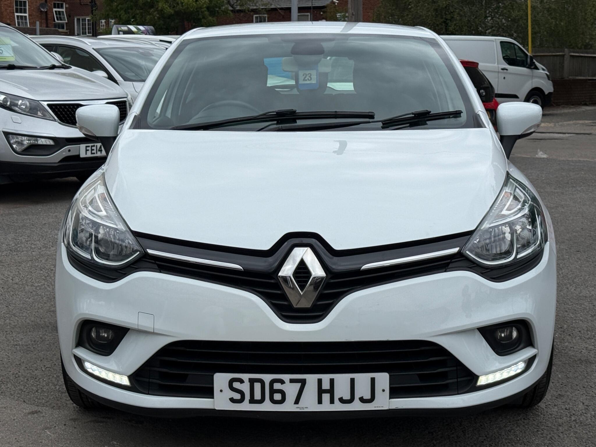 Renault Clio - Image 7