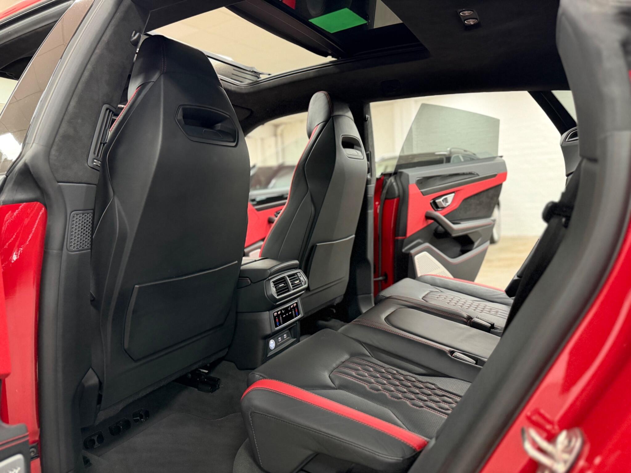 Lamborghini Urus view 55