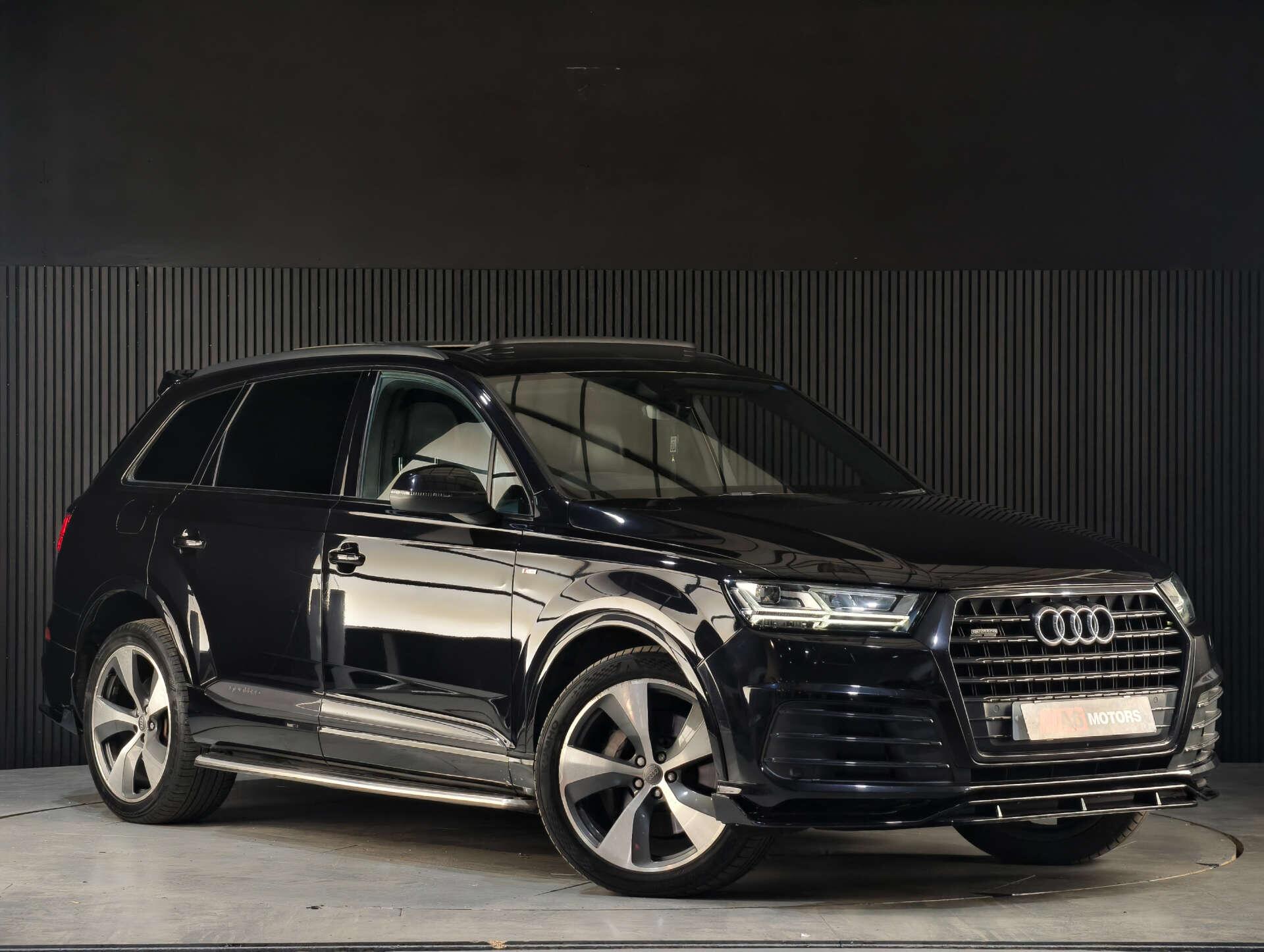 Audi Q7 view 4