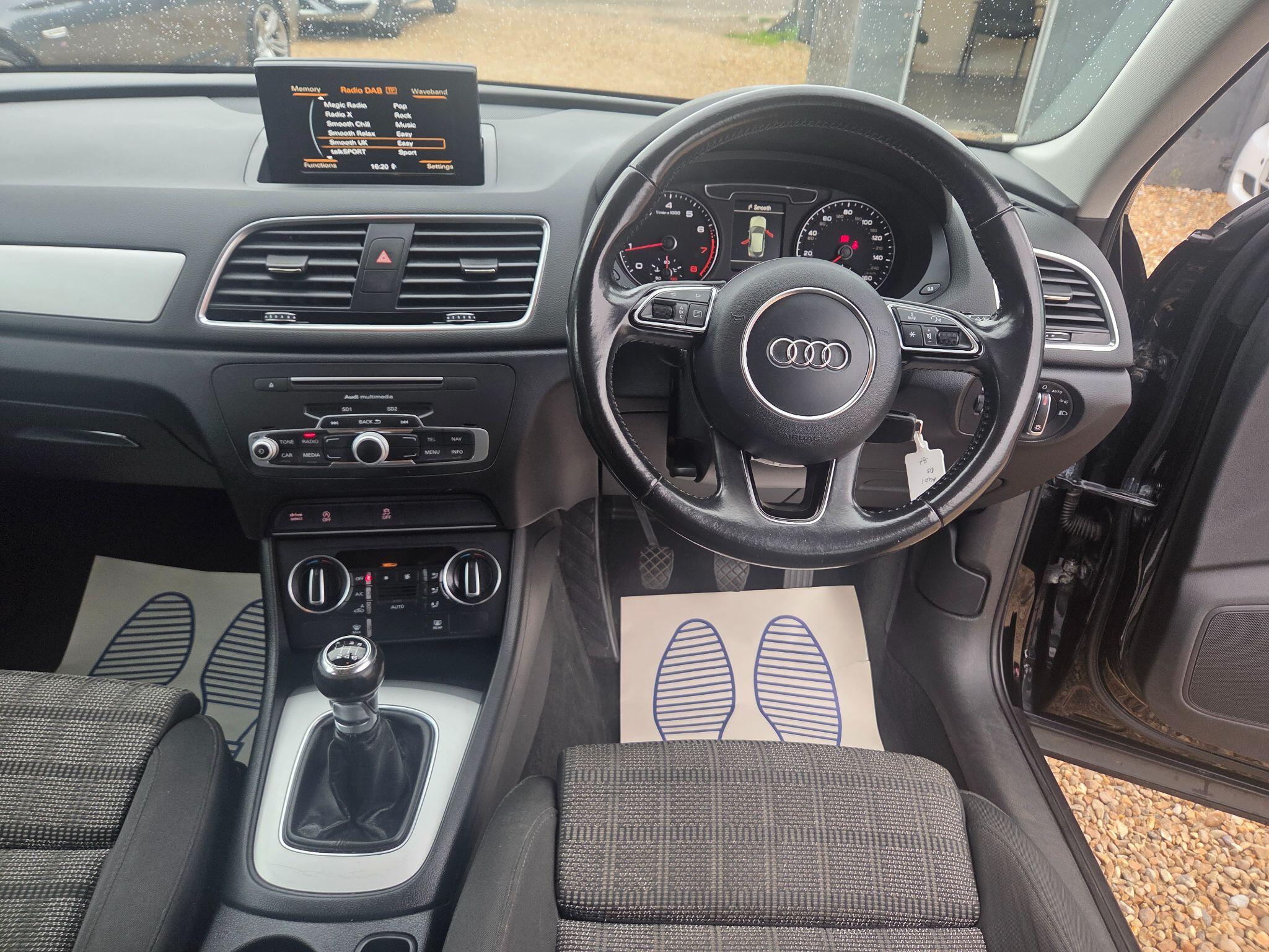 Audi Q3 view 33