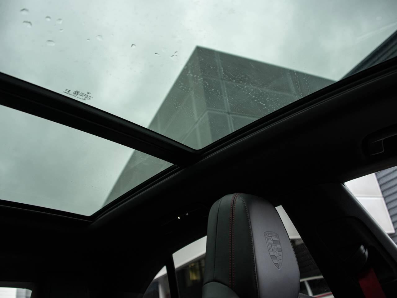 Porsche Macan view 58