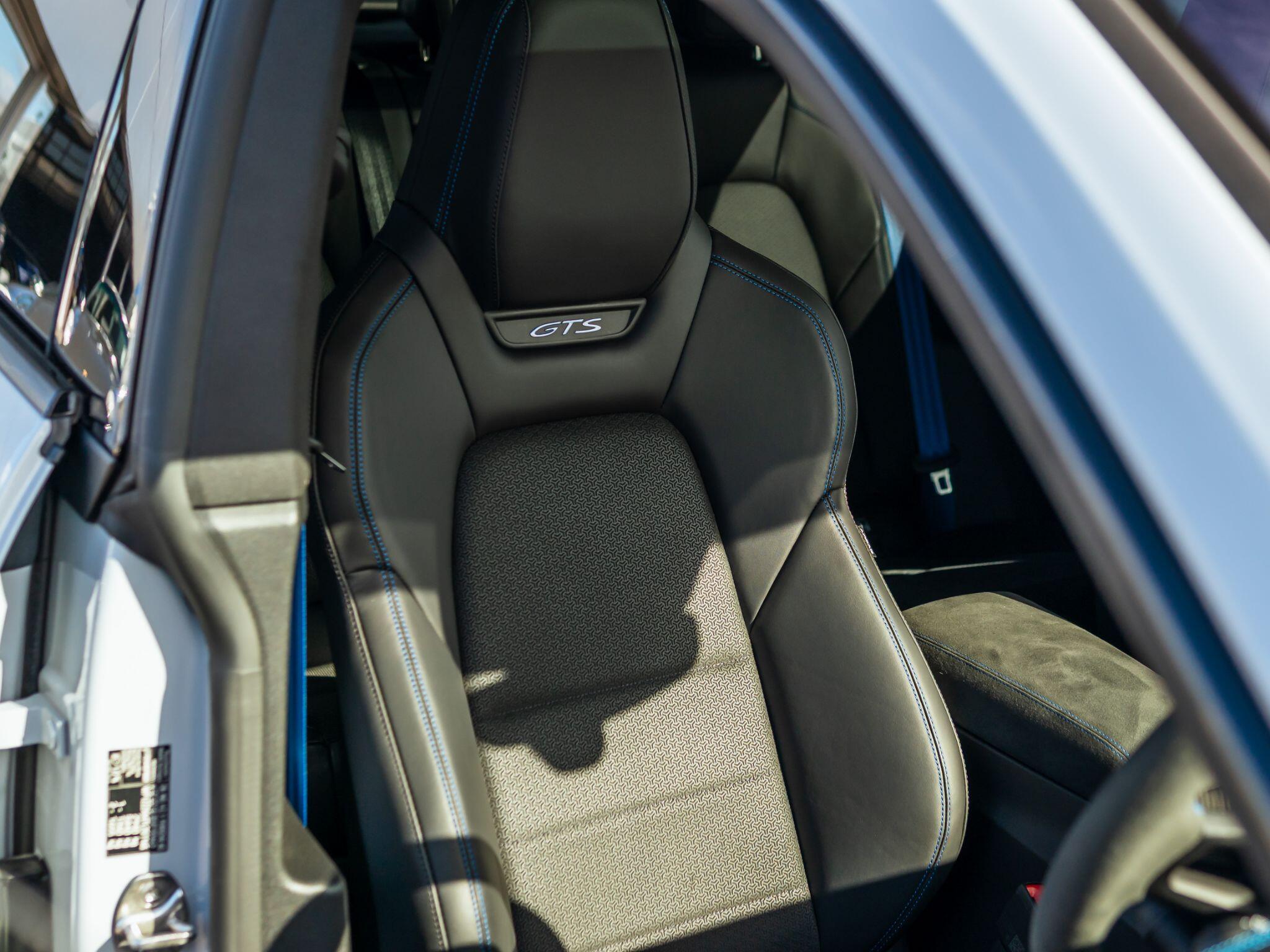 Porsche Macan view 34