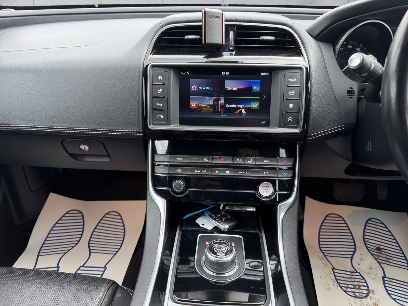 Jaguar Xe view 12