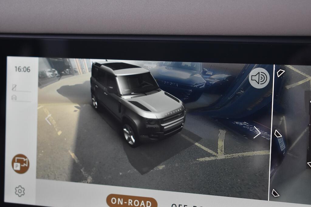 Land Rover Defender view 72