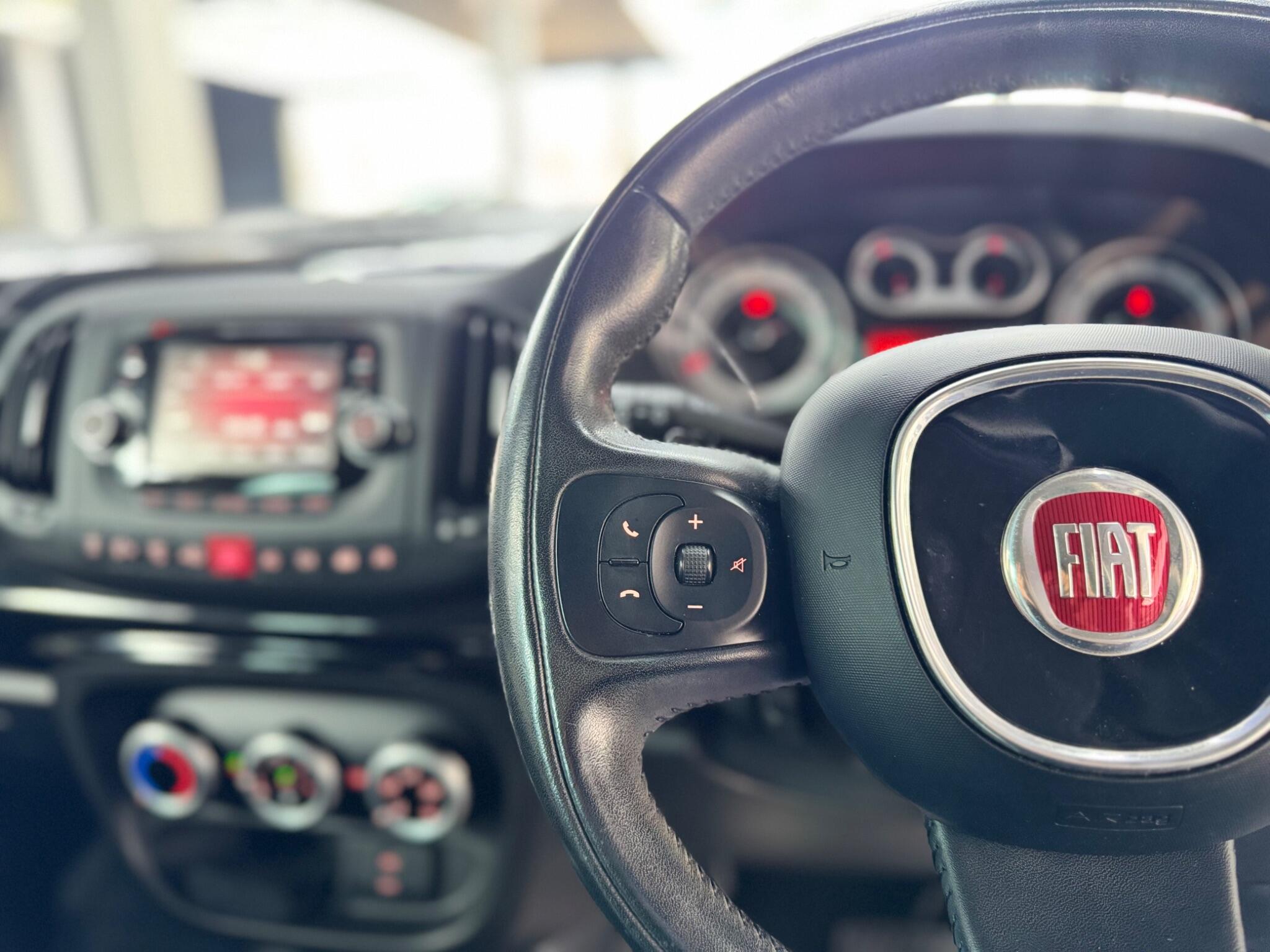 Fiat 500l view 36