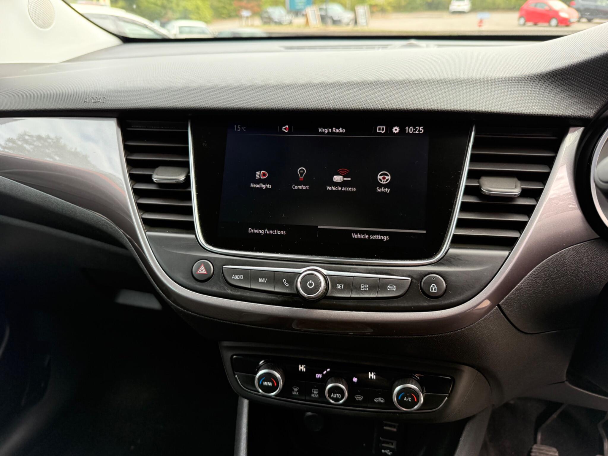 Vauxhall Crossland X view 35