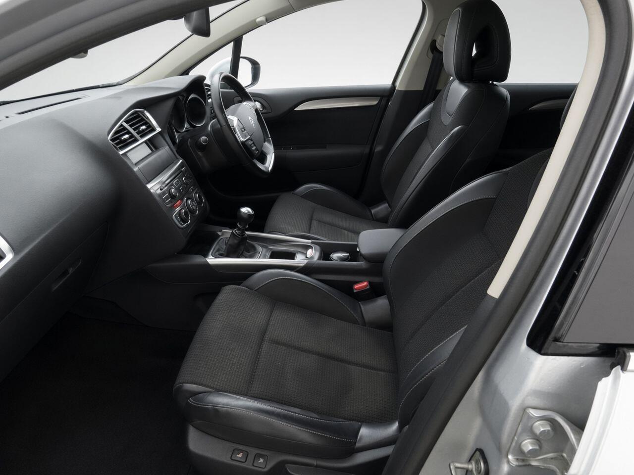 Citroen C4 view 4