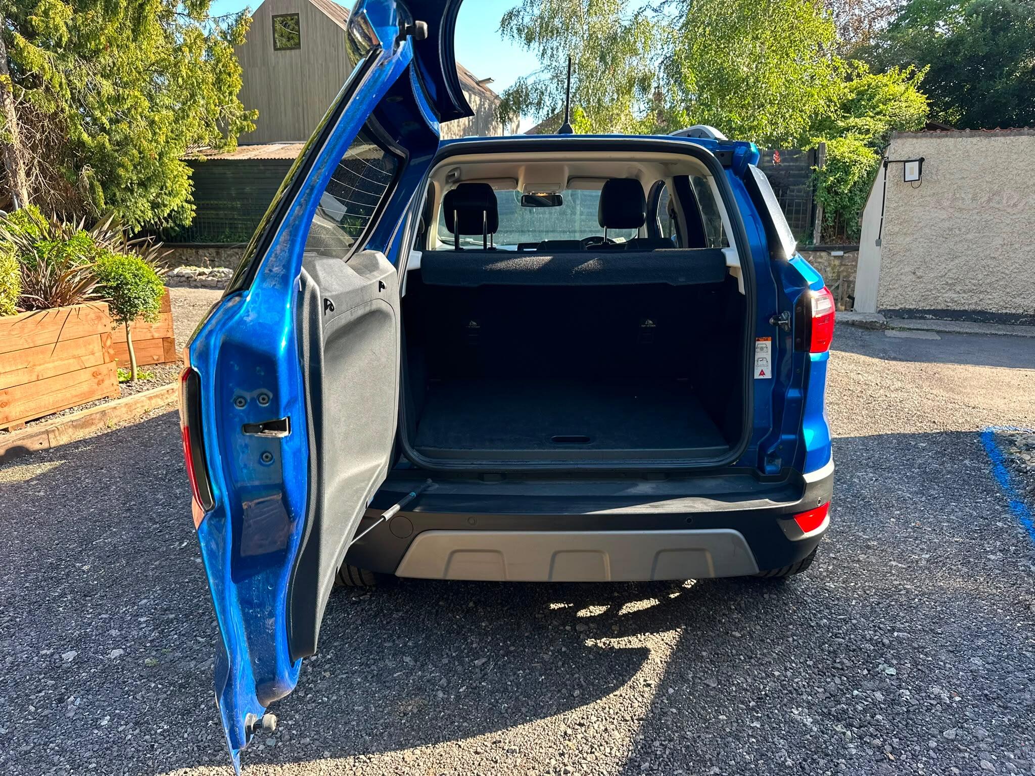 Ford Ecosport view 45
