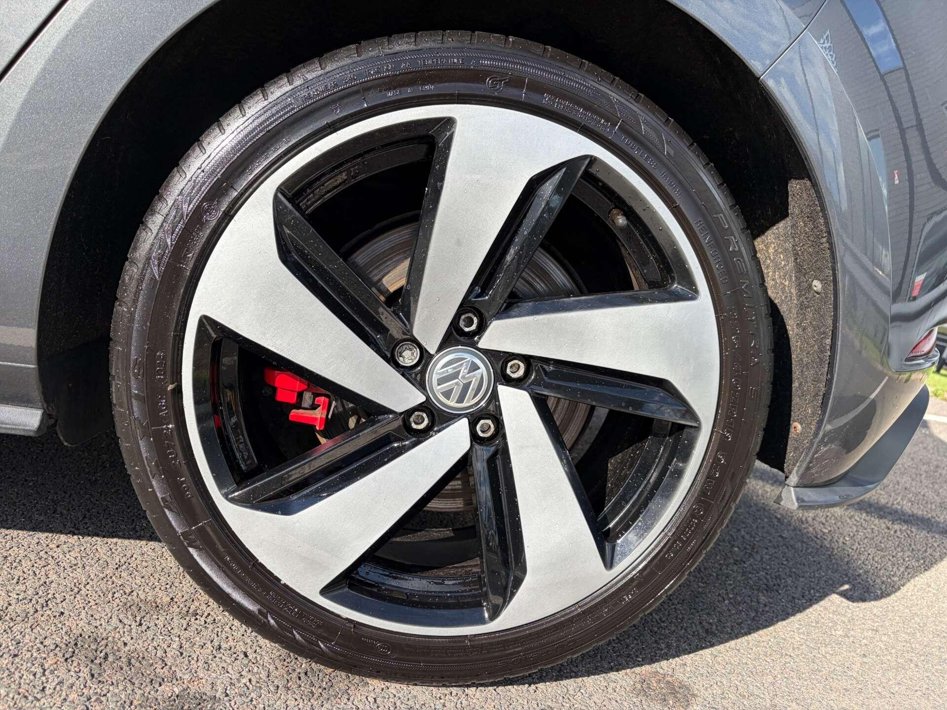 Volkswagen Golf view 12