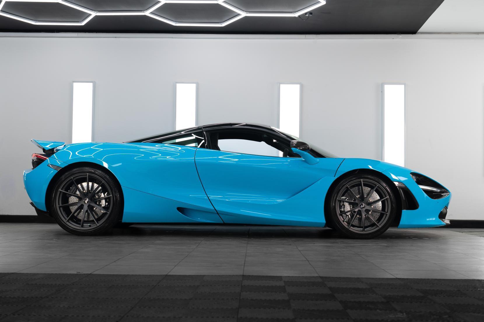 Mclaren 720s view 3