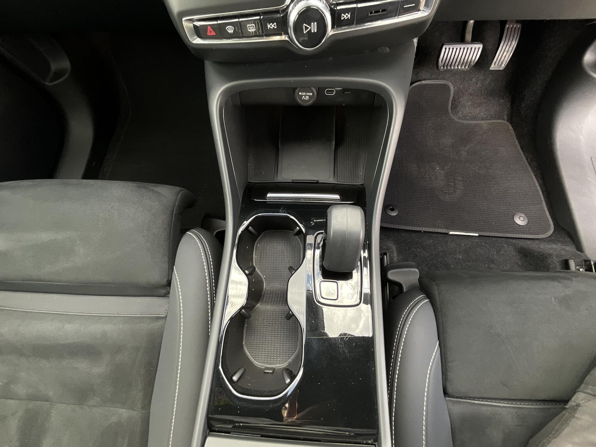 Volvo C40 view 25