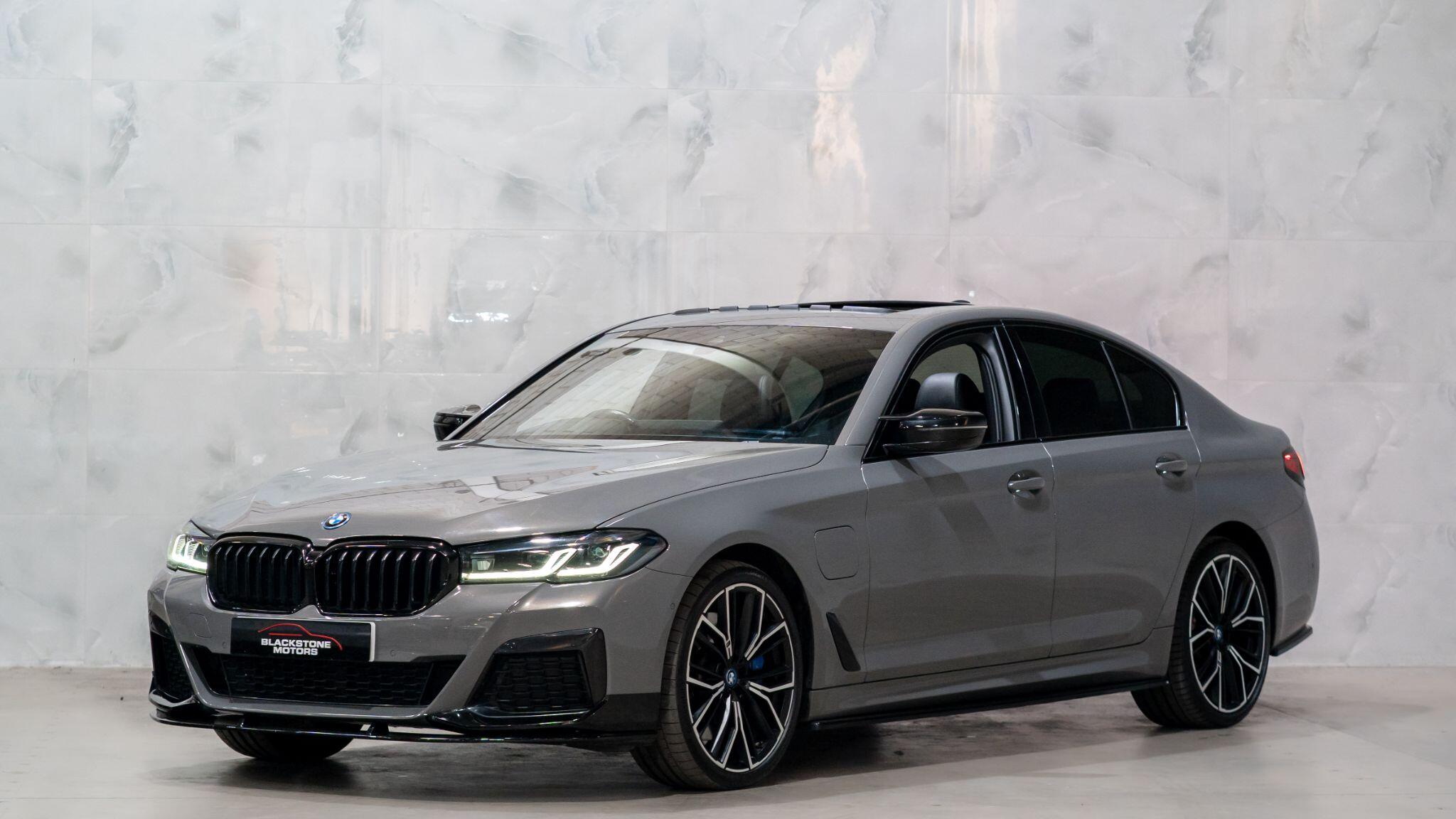 BMW 5 Series view 3