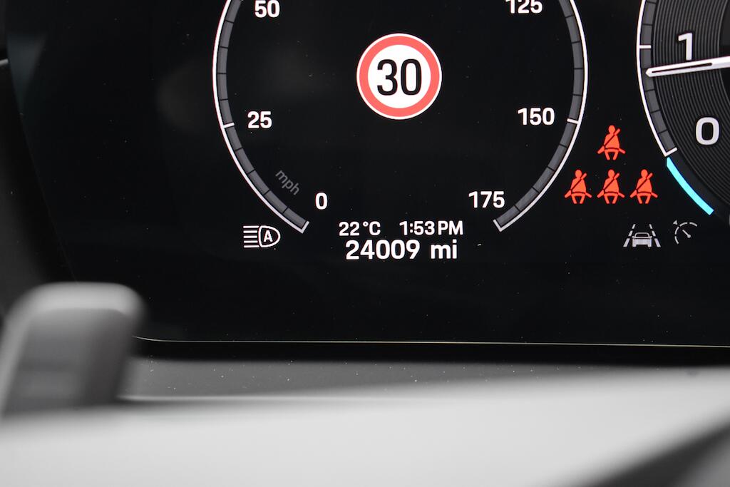 Porsche Cayenne view 11