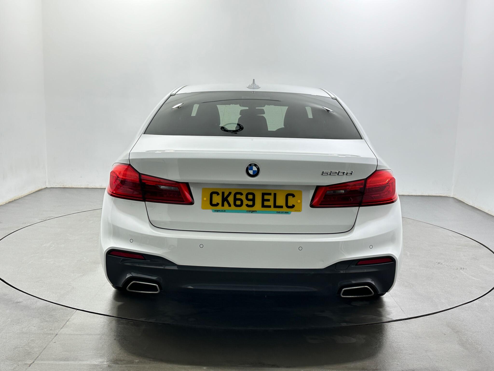 BMW 5 Series view 7