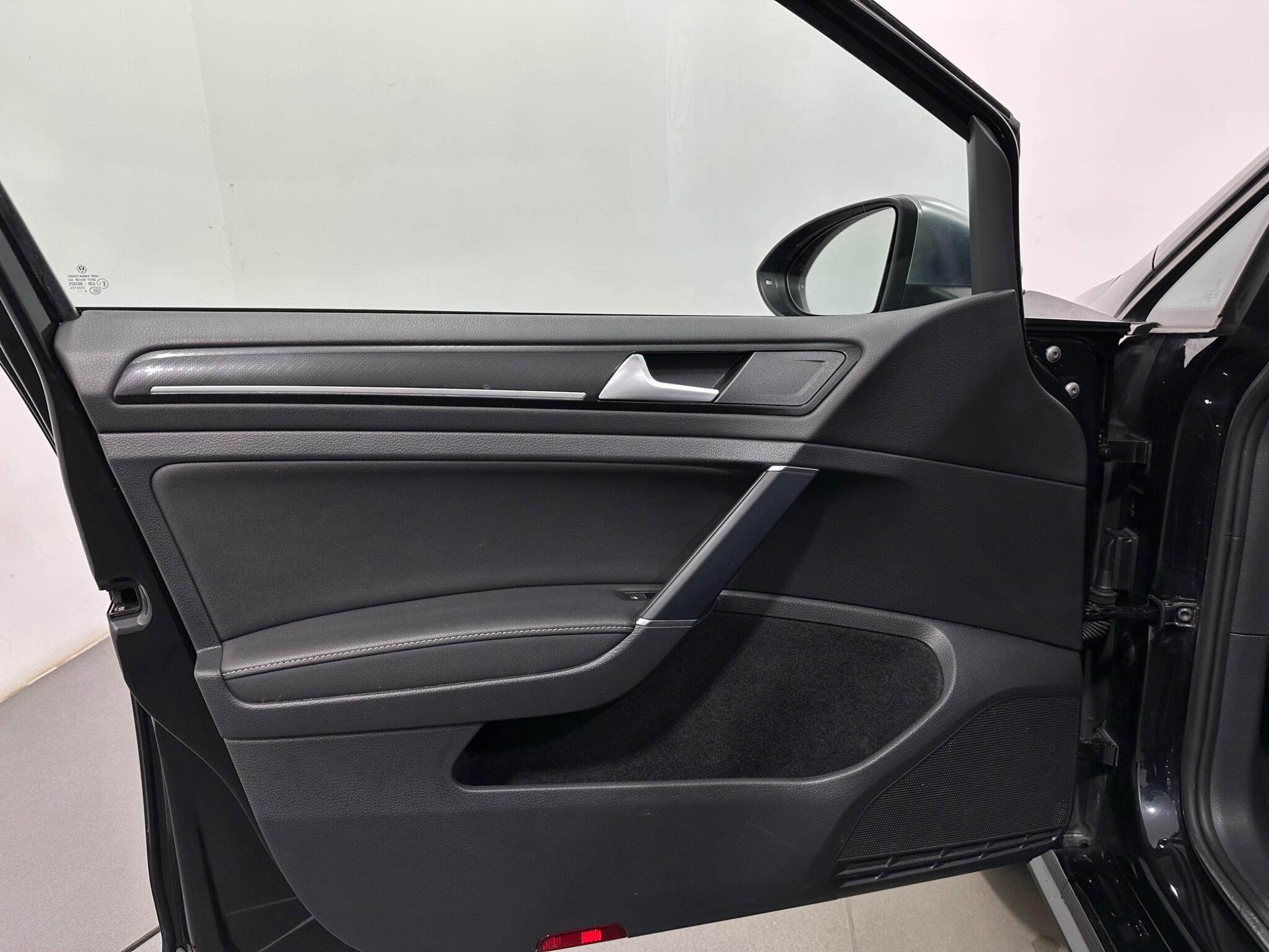 Volkswagen Golf view 38