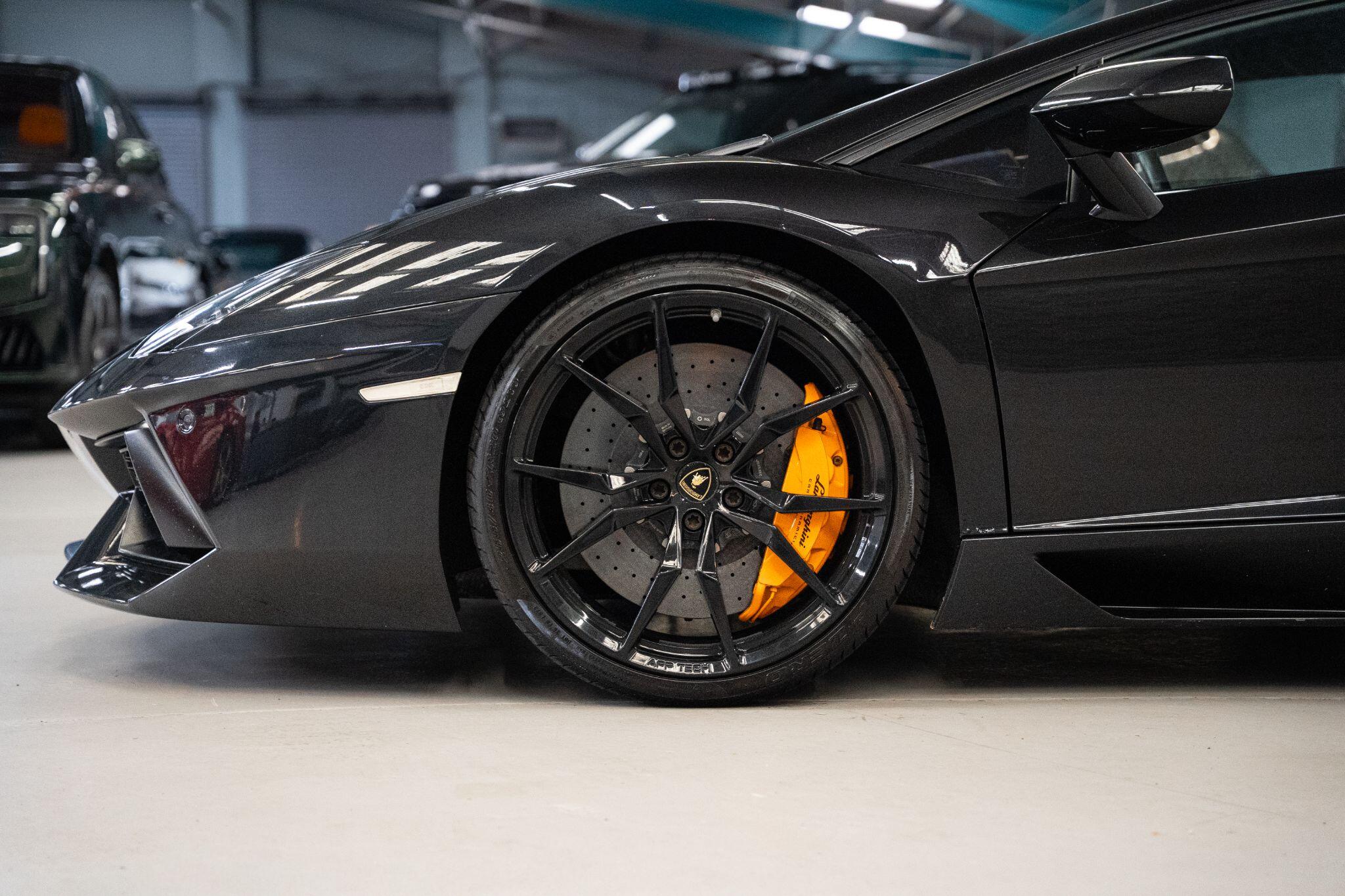 Lamborghini Aventador view 13