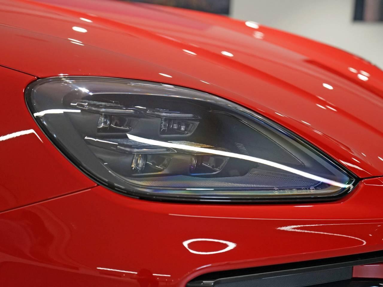 Porsche Cayenne view 59