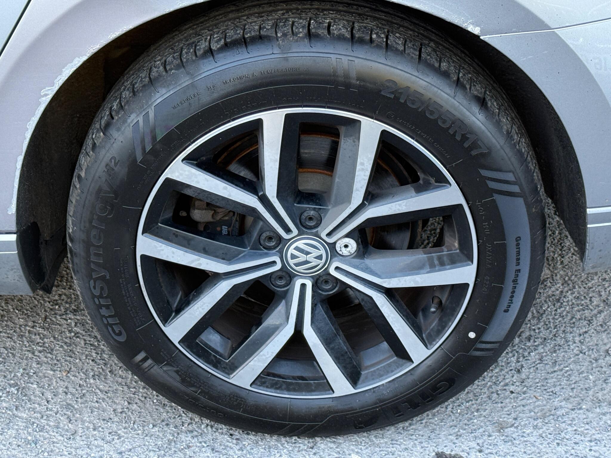 Volkswagen Passat - Image 28