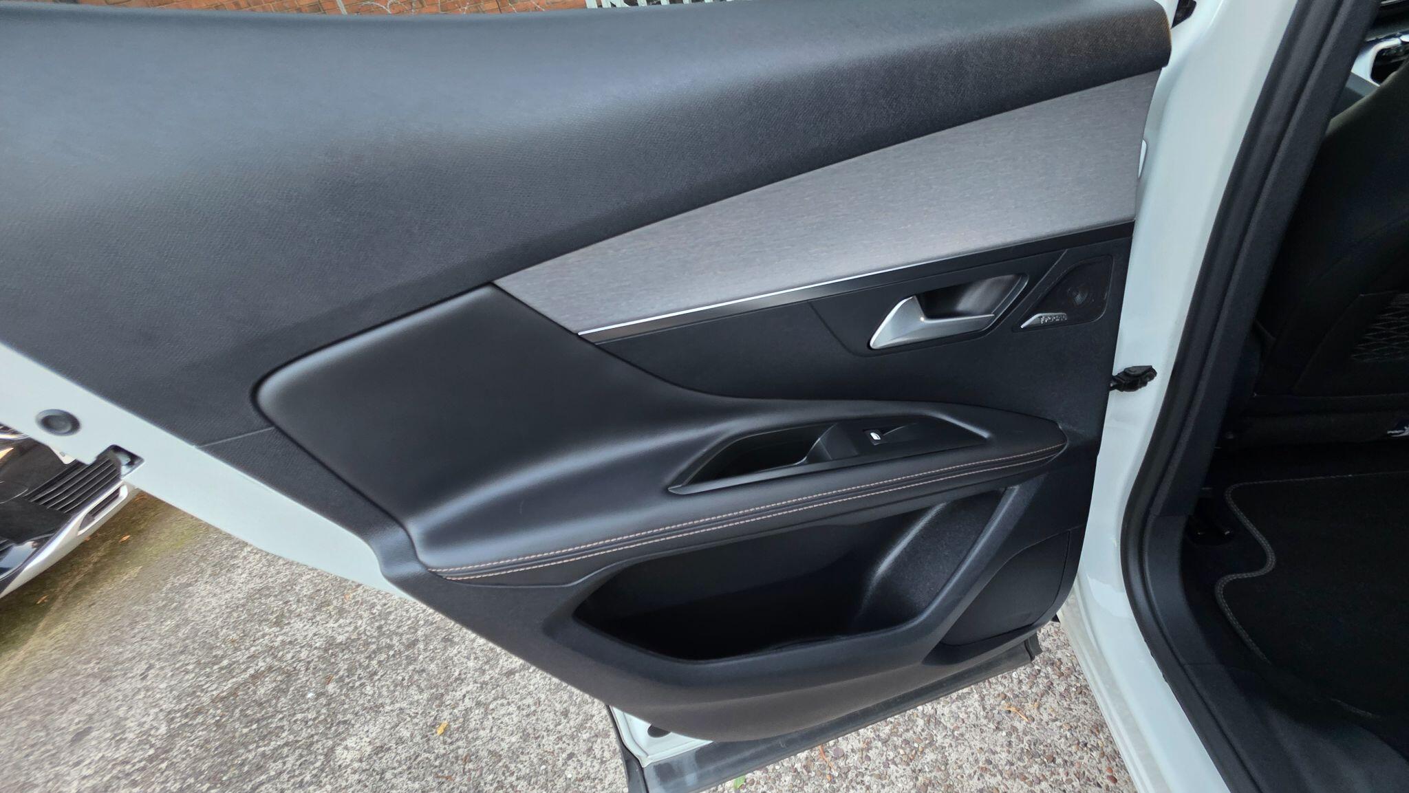 Peugeot 3008 view 42