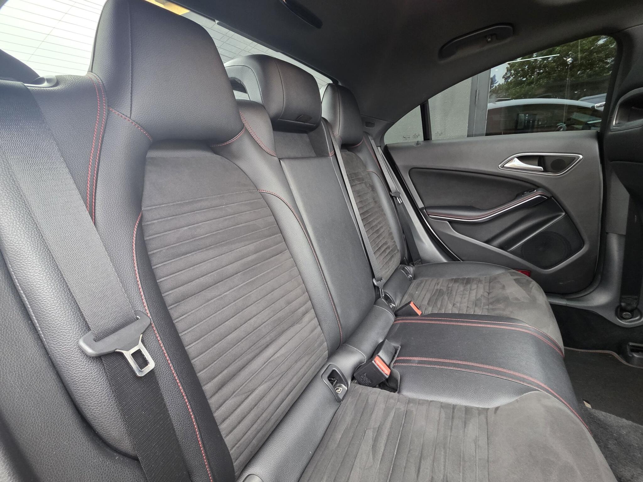 Mercedes-Benz Cla view 14