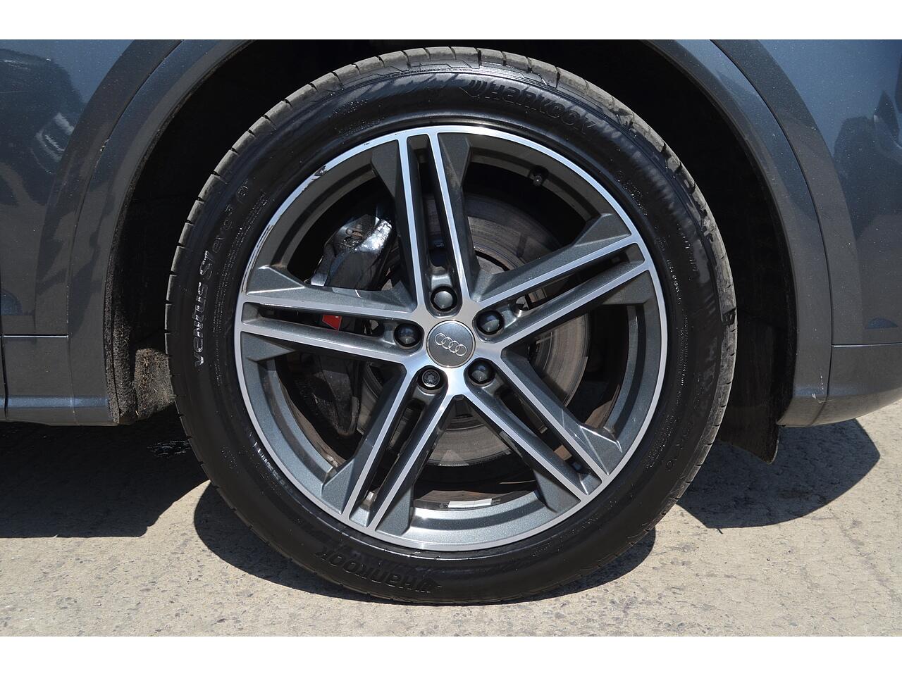 Audi SQ5 view 40