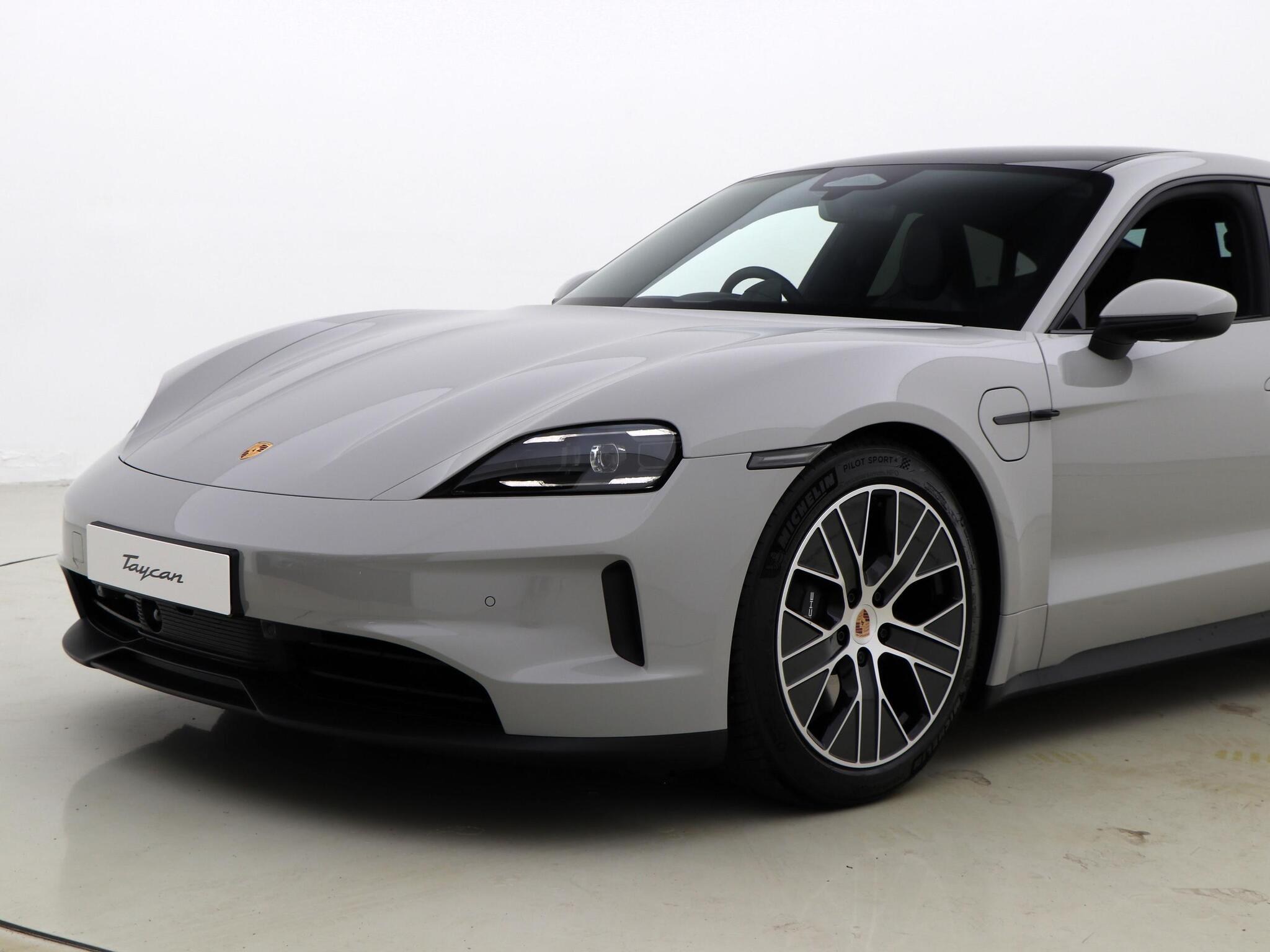 Porsche Taycan view 15