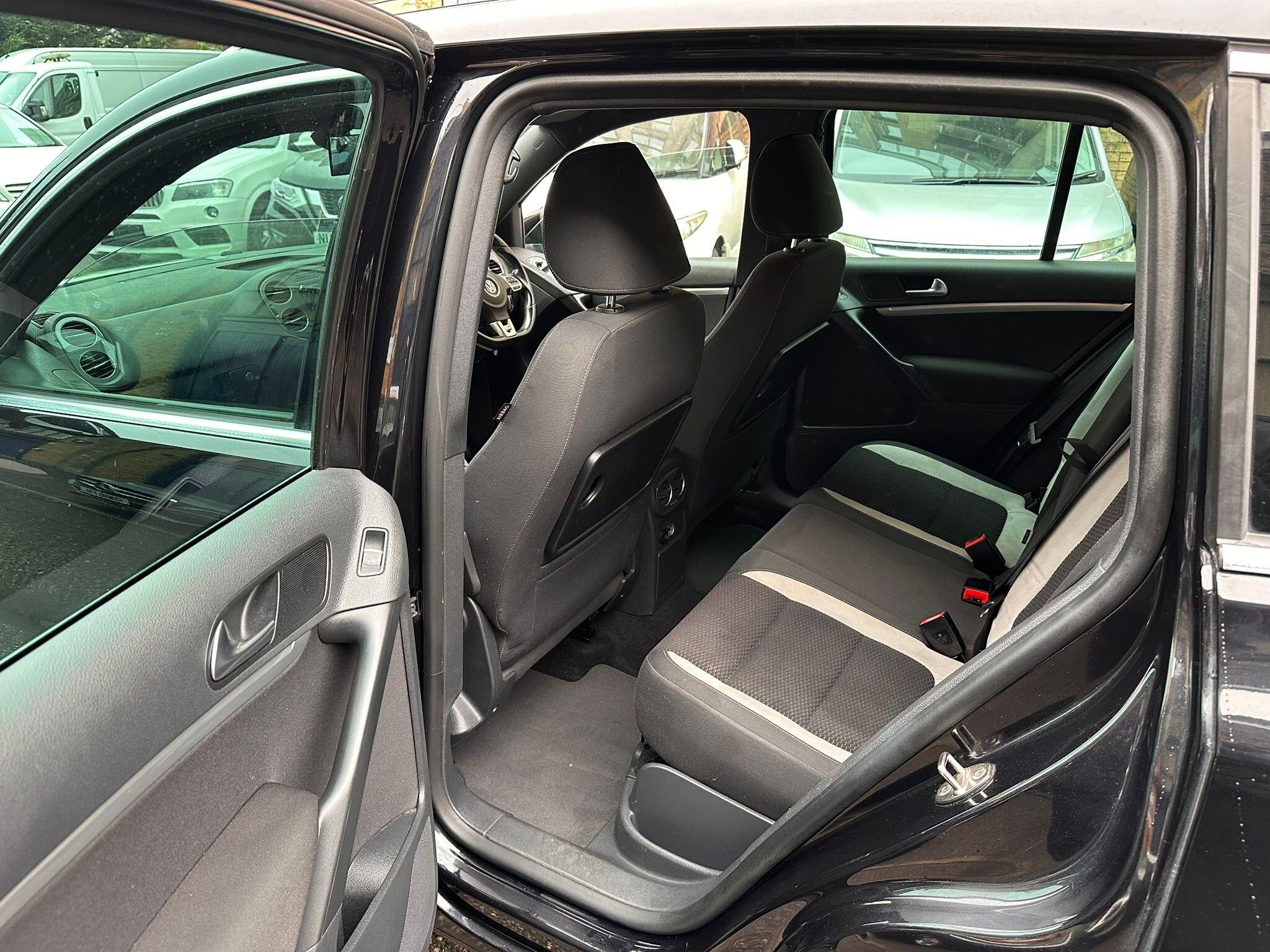 Volkswagen Tiguan view 24