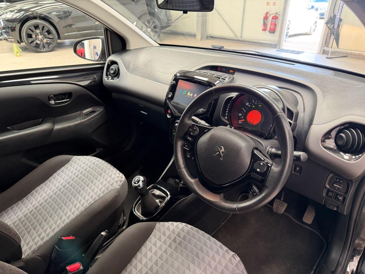 Peugeot 108 view 4