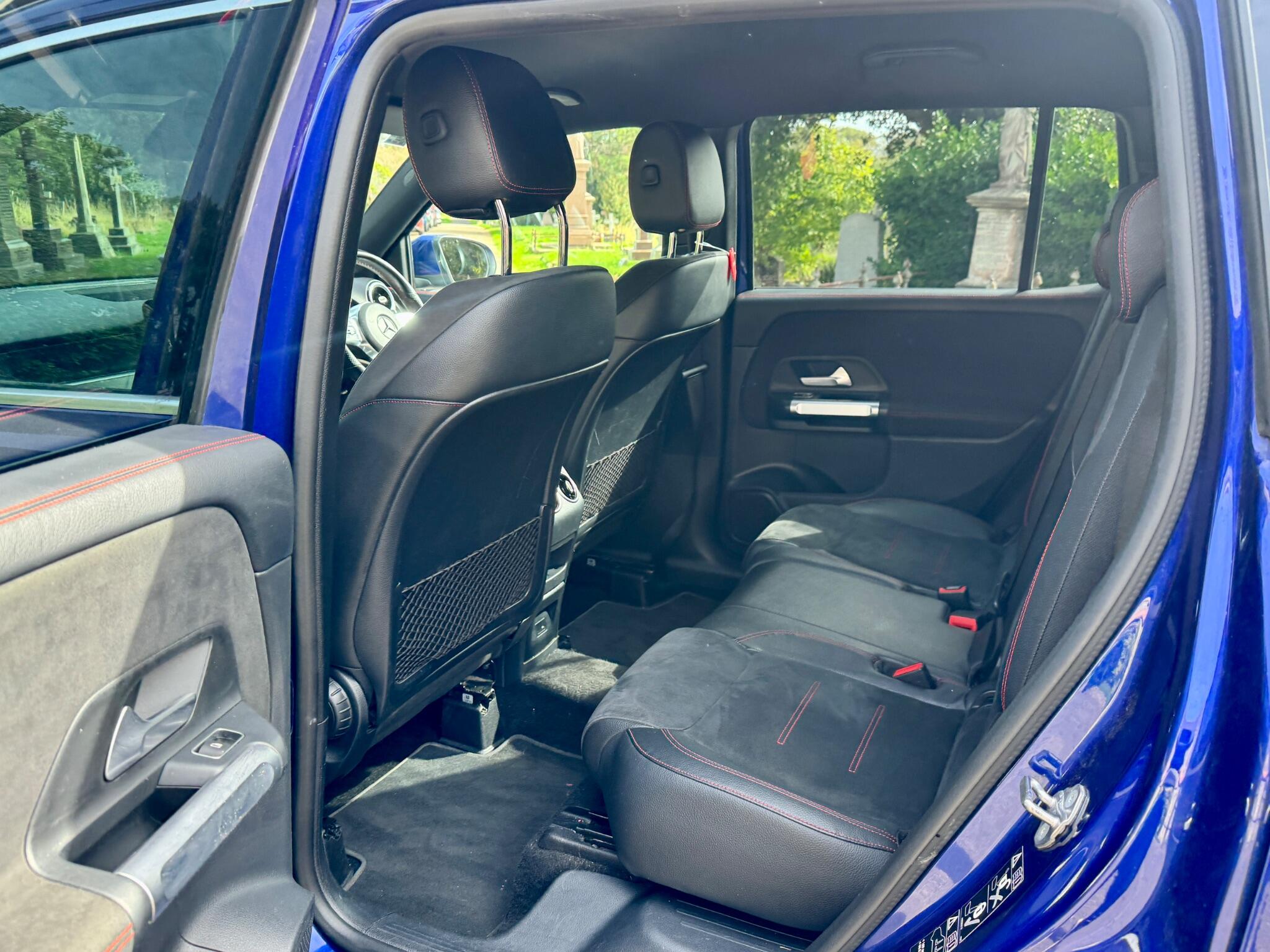 Mercedes-Benz GLB view 36