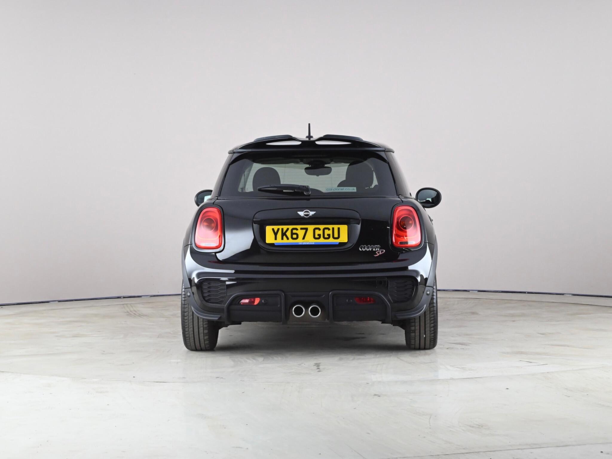 Mini Hatch view 8